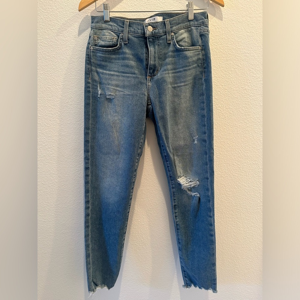 Joes Jeans soft Size 28 soft distressed
